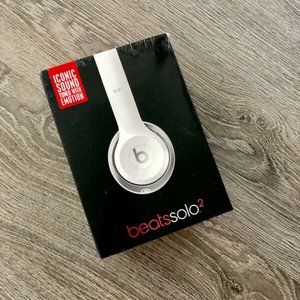 Beats Solo 2 Headphones (white) - Brand New
